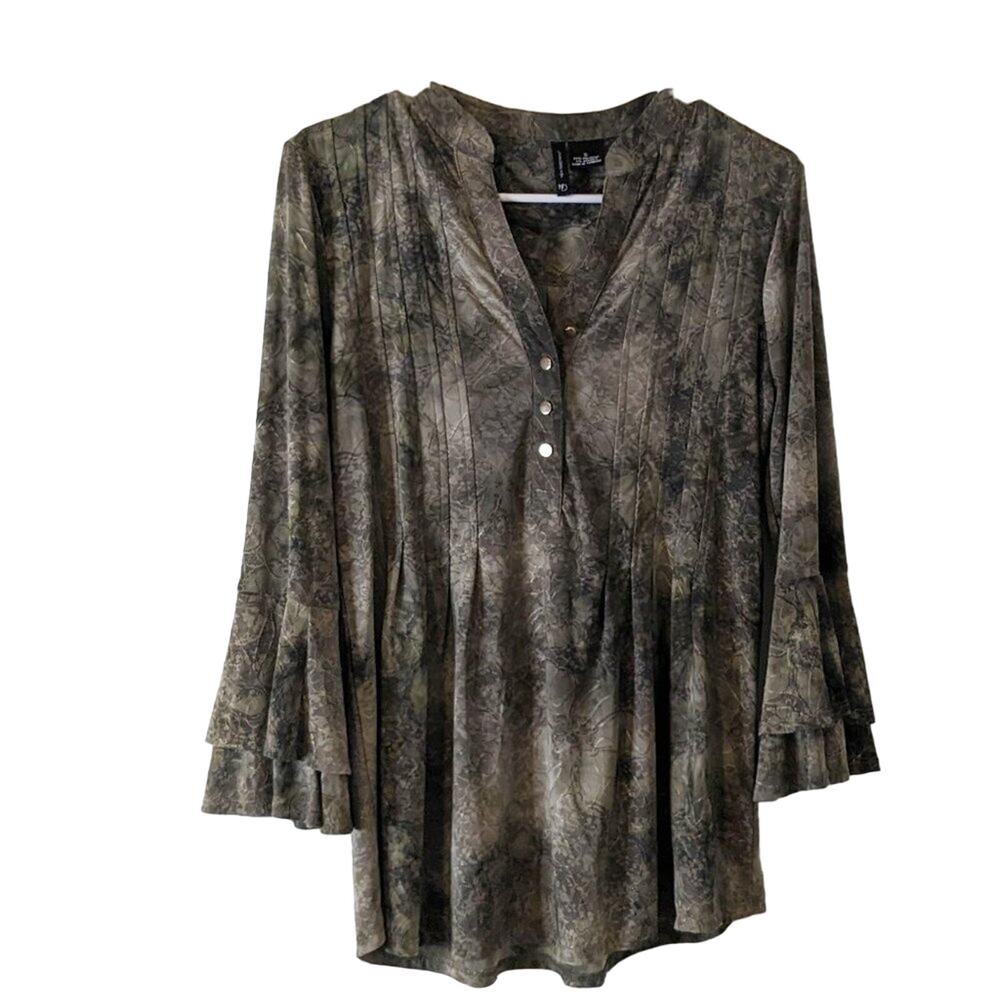 New Directions sz small olive green top. Great quality, casual, office. Fall